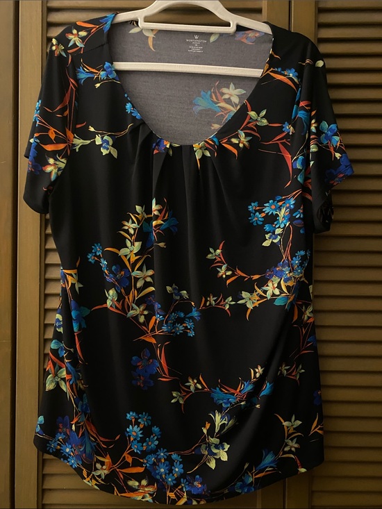 Worthington Tops - Worthington Black Floral Scoop Neck Short Sleeve Top